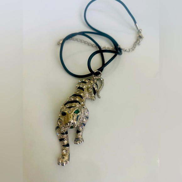 Jewelry - Vintage Jaguar Necklace